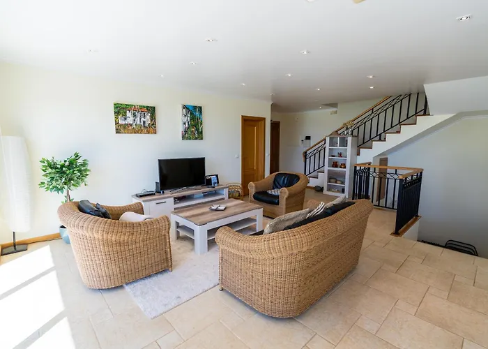 Infinite Ocean View 20m Above Ocean & *