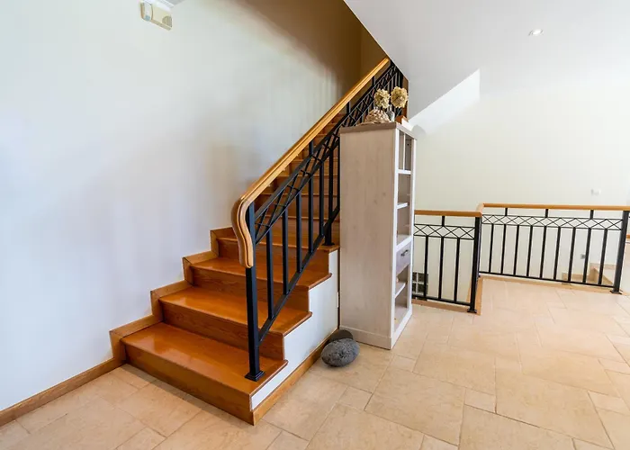 Infinite Ocean View 20m Above Ocean & Villa