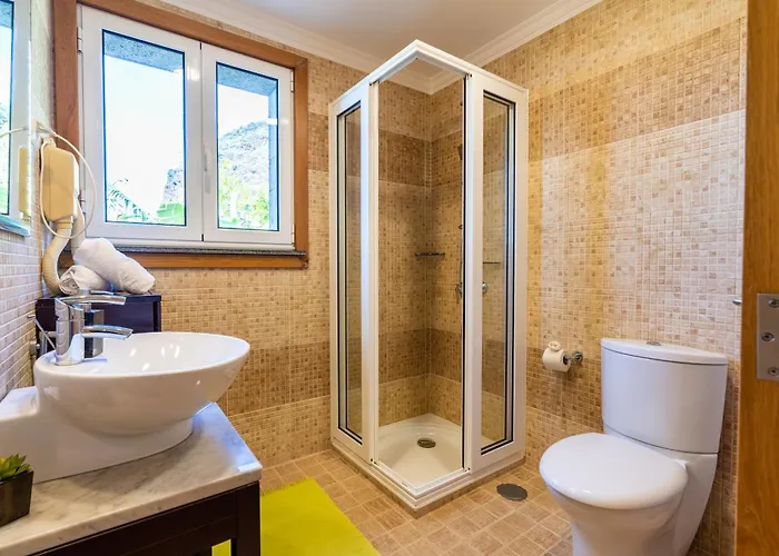 Infinite Ocean View 20m Above Ocean &