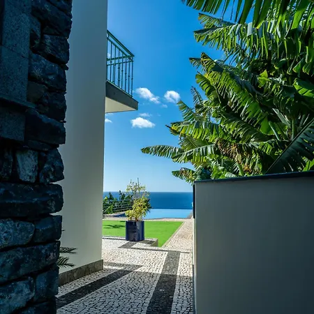 Infinite Ocean View 20m Above Ocean & * Arco da Calheta (Madeira)