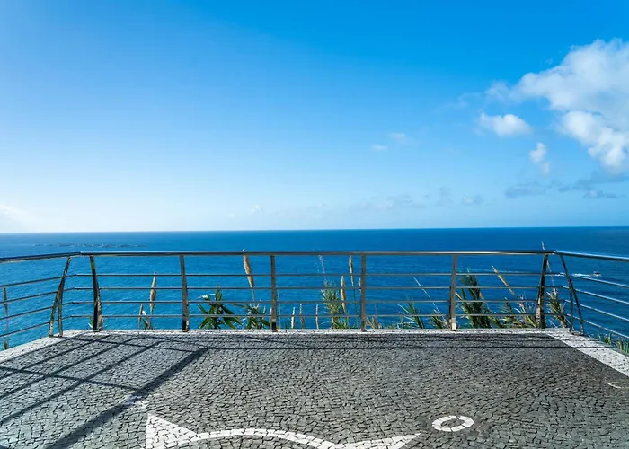 Infinite Ocean View 20m Above Ocean & Villa